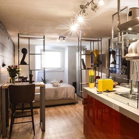 Apartamento La Casa Dello Stilista Brescia Exterior foto